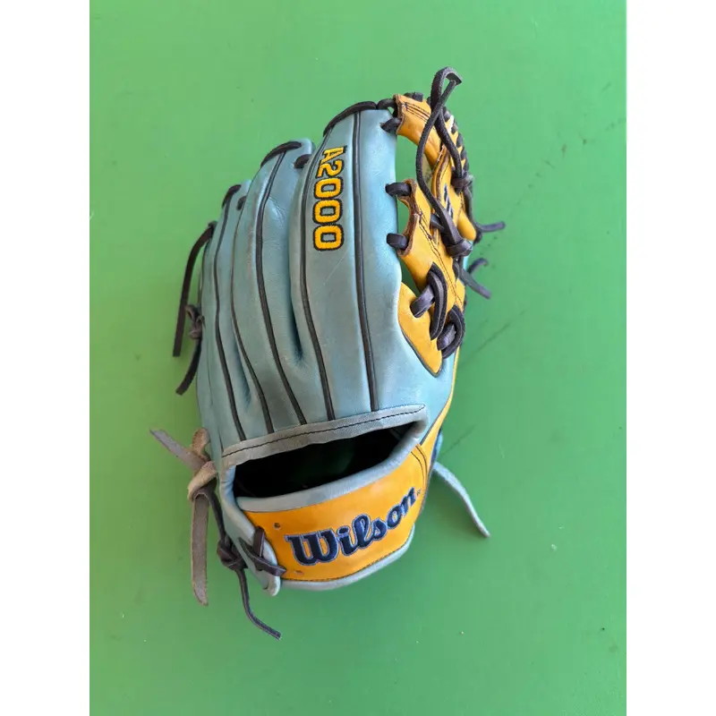Blue Wilson A2000 1786 RH Infield Baseball Glove 11.5"