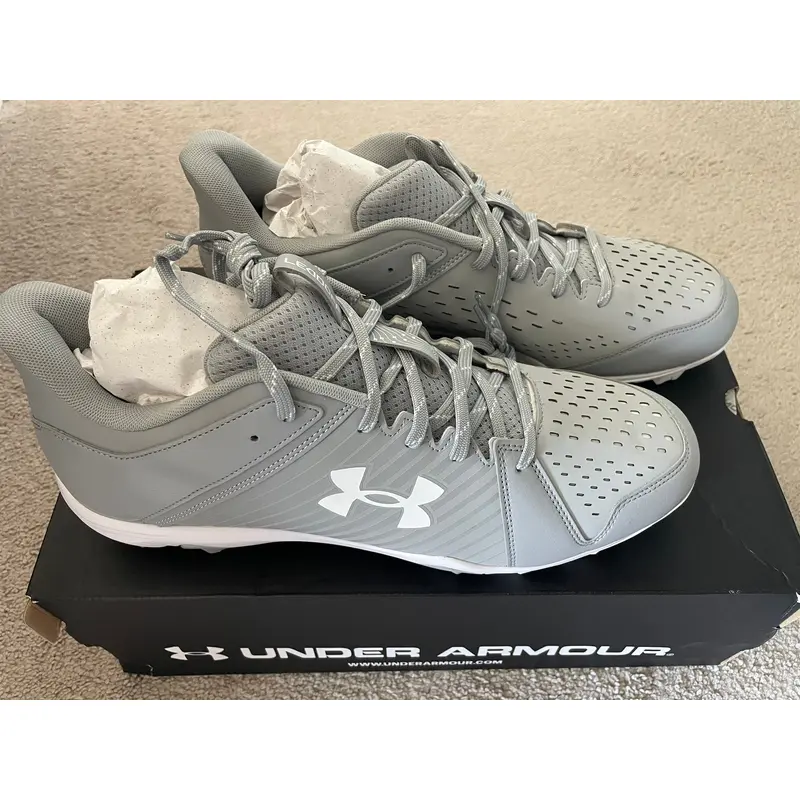 Gray Men's Size M 14.0 (W 15.0) Adult Under Armour Molded Cleats Cleats (New)