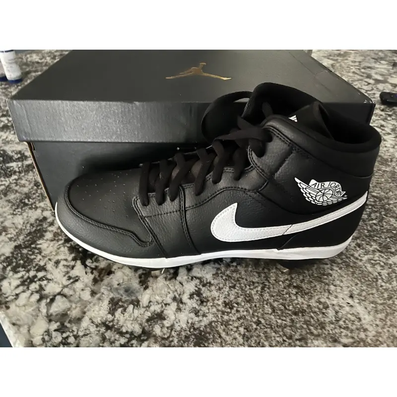 New Jordan Retro 1 Black Adult High Top   (New)