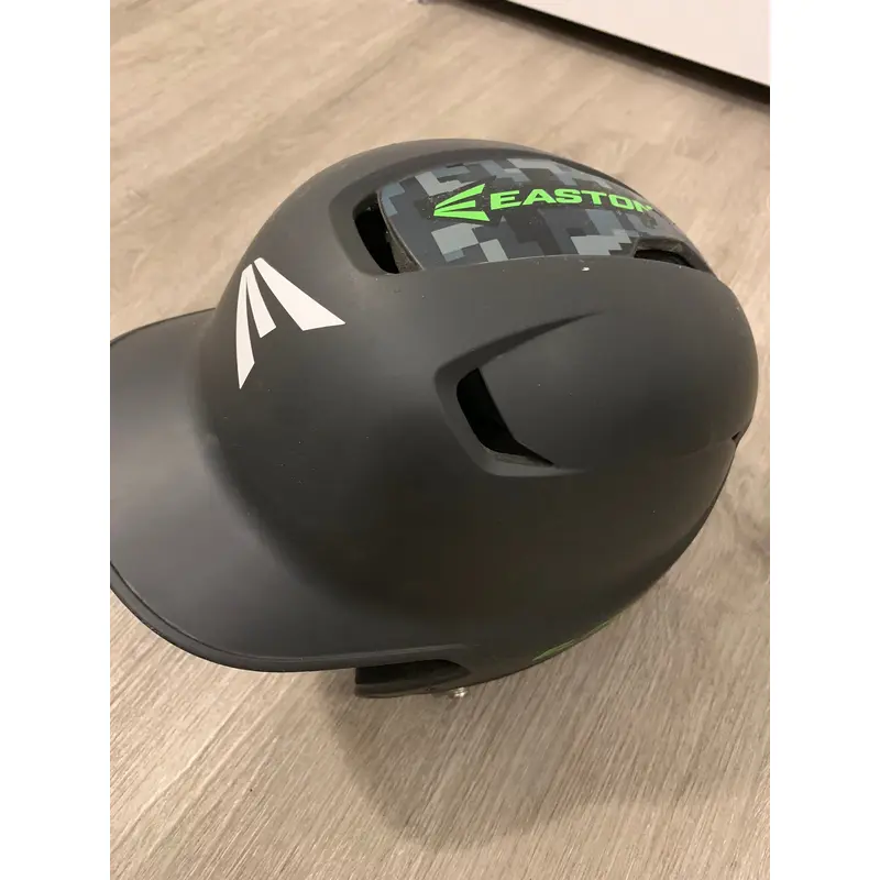 Used 6 3/8 - 7 1/8 Easton Z5 Batting Helmet