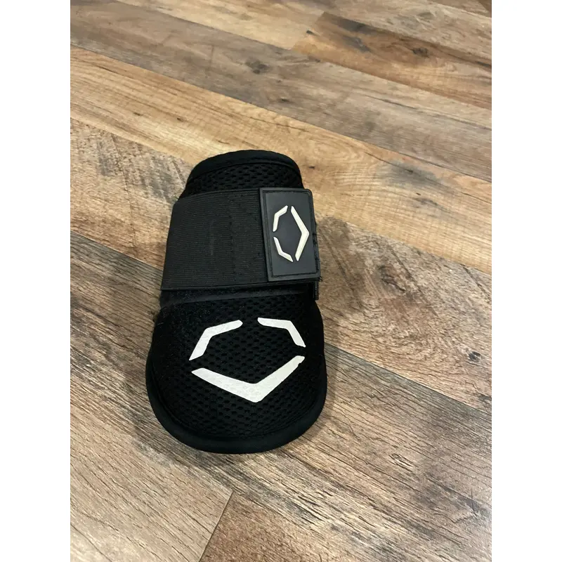 Black Junior EvoShield Elbow Guard Elbow Protection (Used)