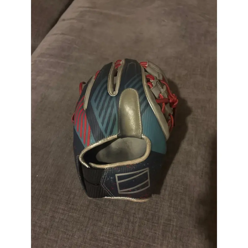 2024 Rawlings REV1X RH Baseball Glove 11.5" (Used)