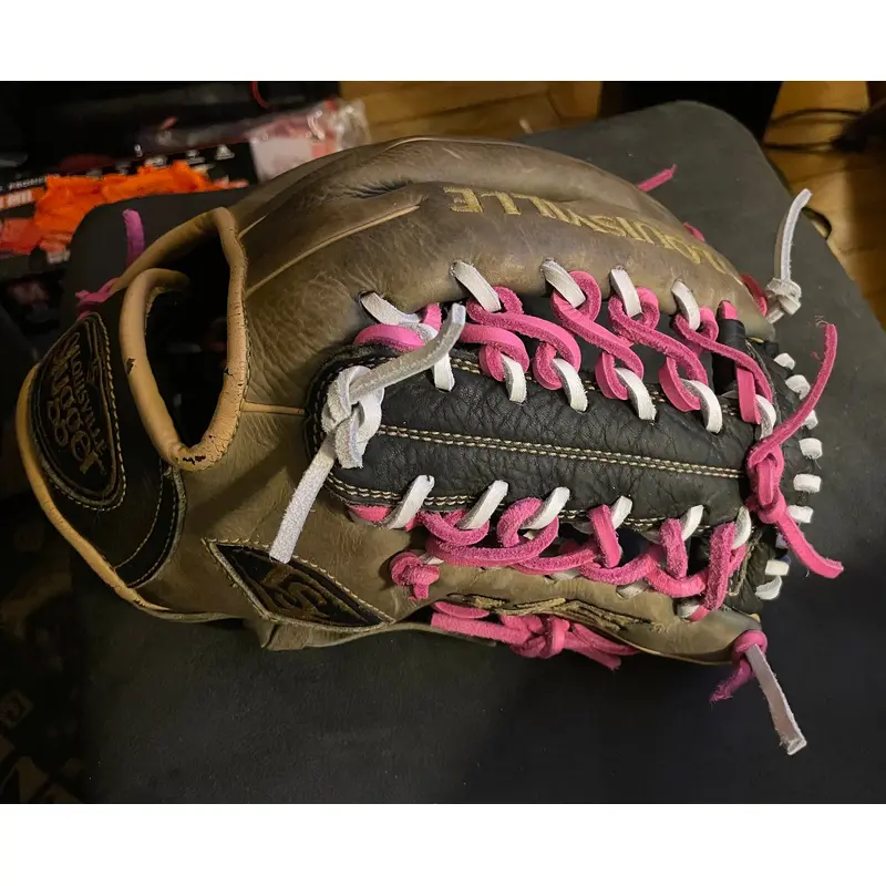 Louisville Slugger Right Hand Throw 125 Series Baseball Glove 11.5" (Used)