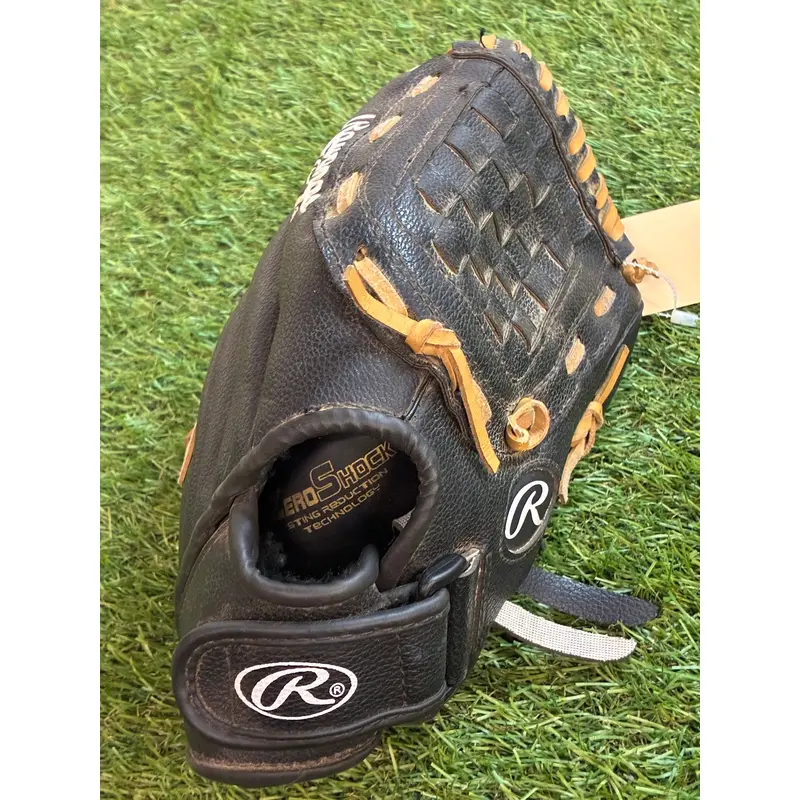Black Rawlings Player series RH Baseball Glove 11.5" (Used)