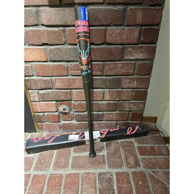 2025 Combat MFG Spec A1 Alloy BBCOR Certified Bat (-3) 30 oz 33" (New)