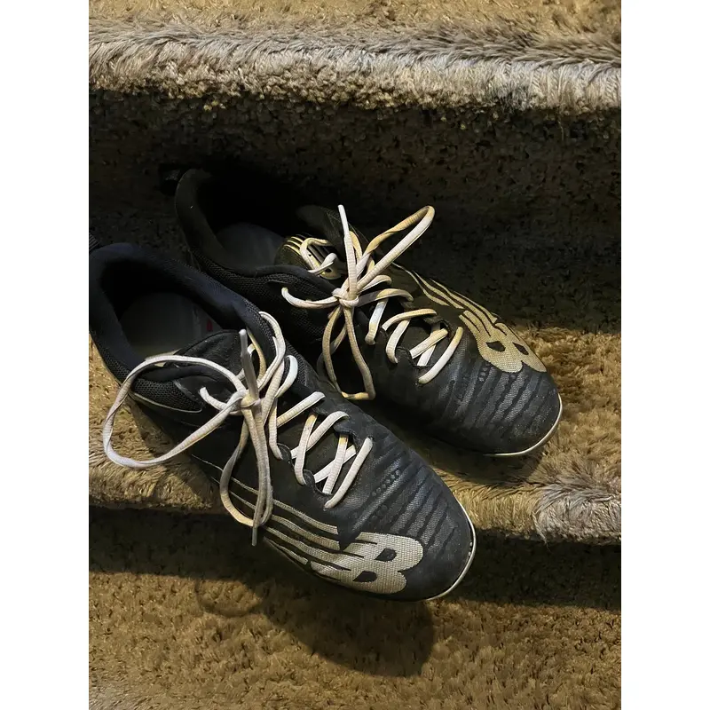 Black Men's Size M 11.5 (W 12.5) New Balance (Used)