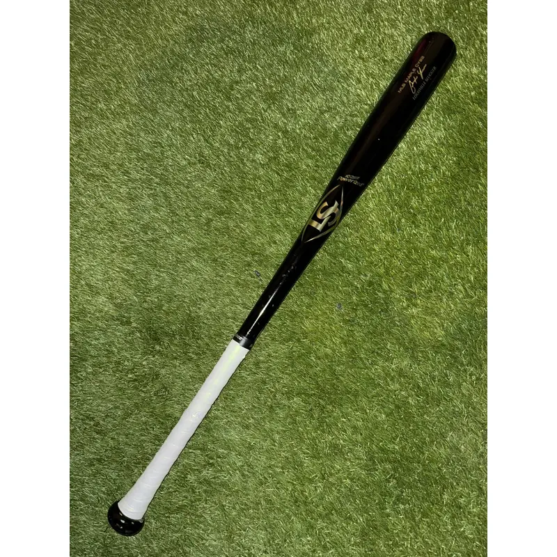 Louisville Slugger CY22 Christian Yelich 33/30 (-3) Wood Baseball Bat