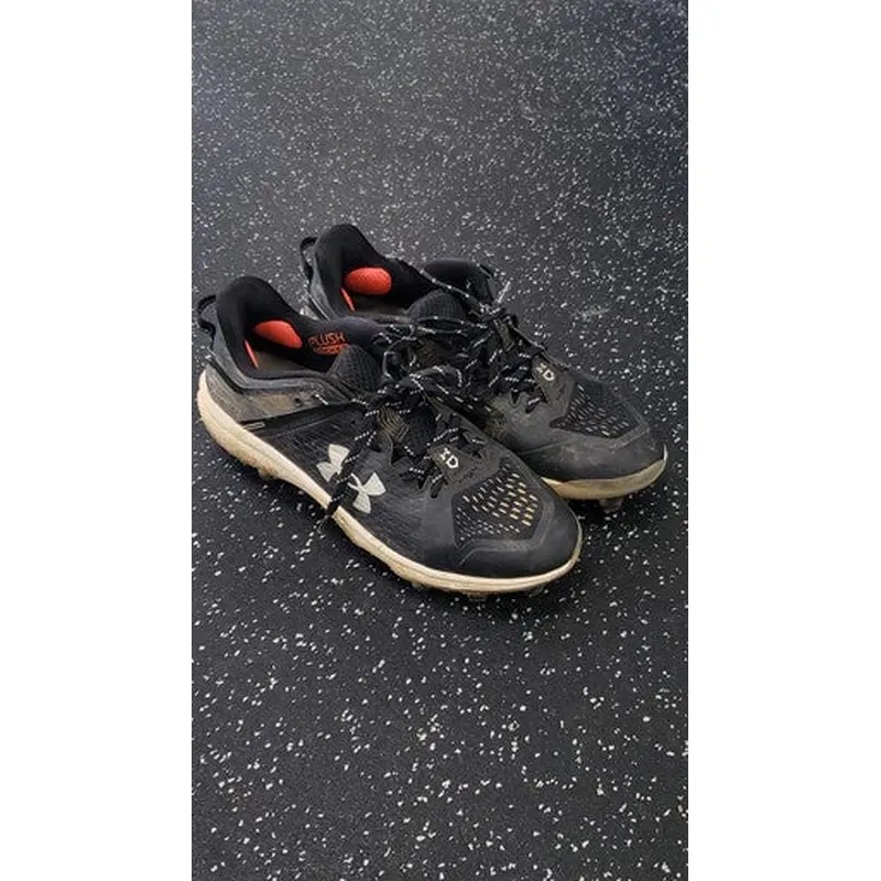 Used Under Armour YARD LOW BB/SB Cleats Black Senior 9.5 11849-S000029500
