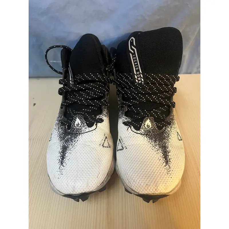 Used Under Armour Locked Down Molded Baseball Shoe, Kids, Black/White, 4.5Y B R6 S3 L2