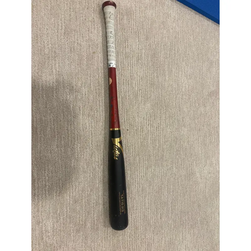 Victus Tatis Maple Bat (-3)  28 oz 31" (Used)