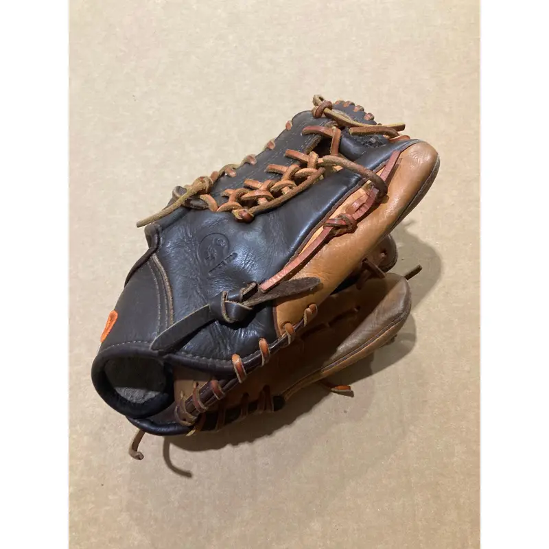 Nokona Alpha Right Hand Throw Baseball Glove 11.25" (Used)