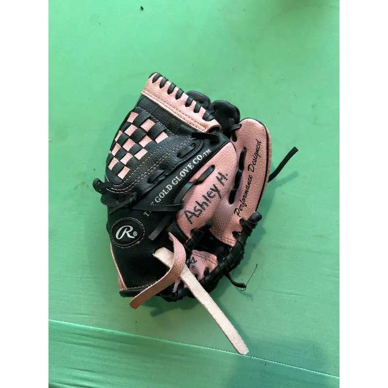 Used Rawlings Player Series Right Hand Throw Pitcher Baseball Glove 9"