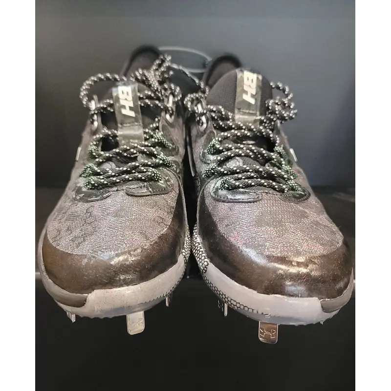 Men's Size M 7.0 (W 8.0) Youth Under Armour Low Top Metal (New)