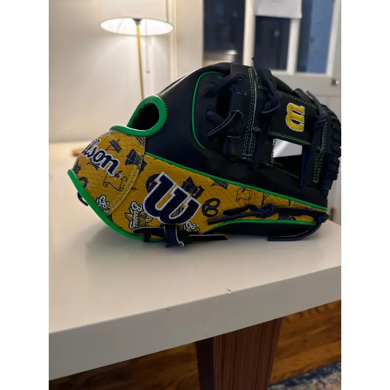 2025 Wilson RH Infield A2000 Baseball Glove 11.5" (New)