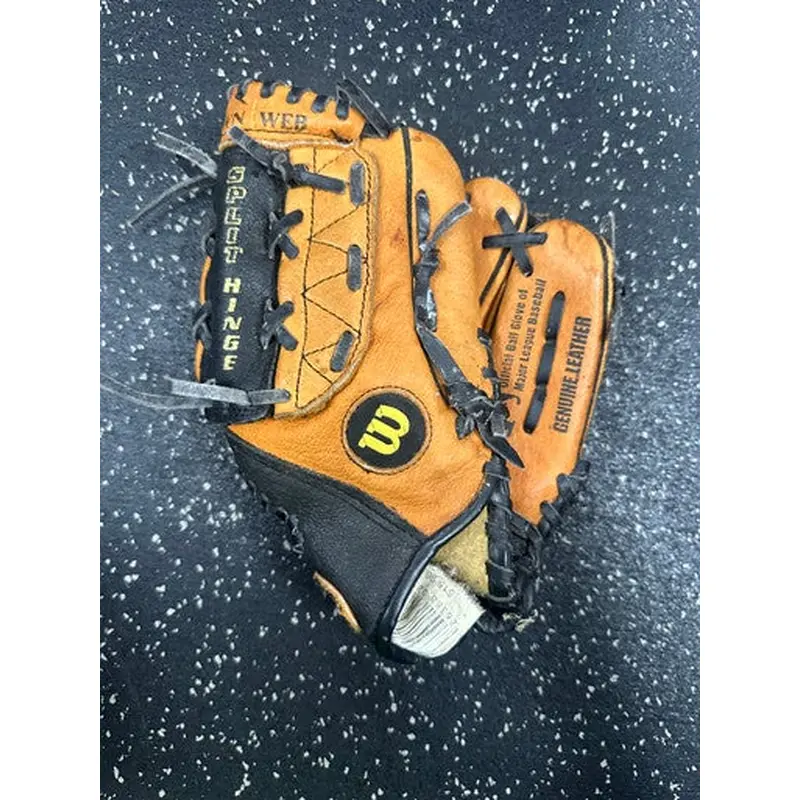 Used Wilson A2479 BB/SB Glove RH Throw Brown 10 1/2" 11849-S000029452