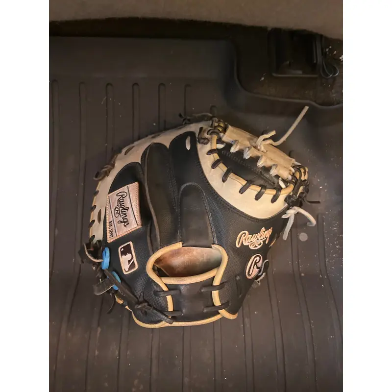 Rawlings RH Heart of the Hide Baseball Glove  (Used)