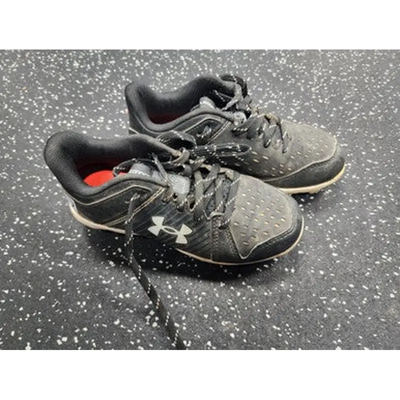 Used Under Armour LEADOFF BB/SB Cleats Black Youth 13.0 11849-S000026039