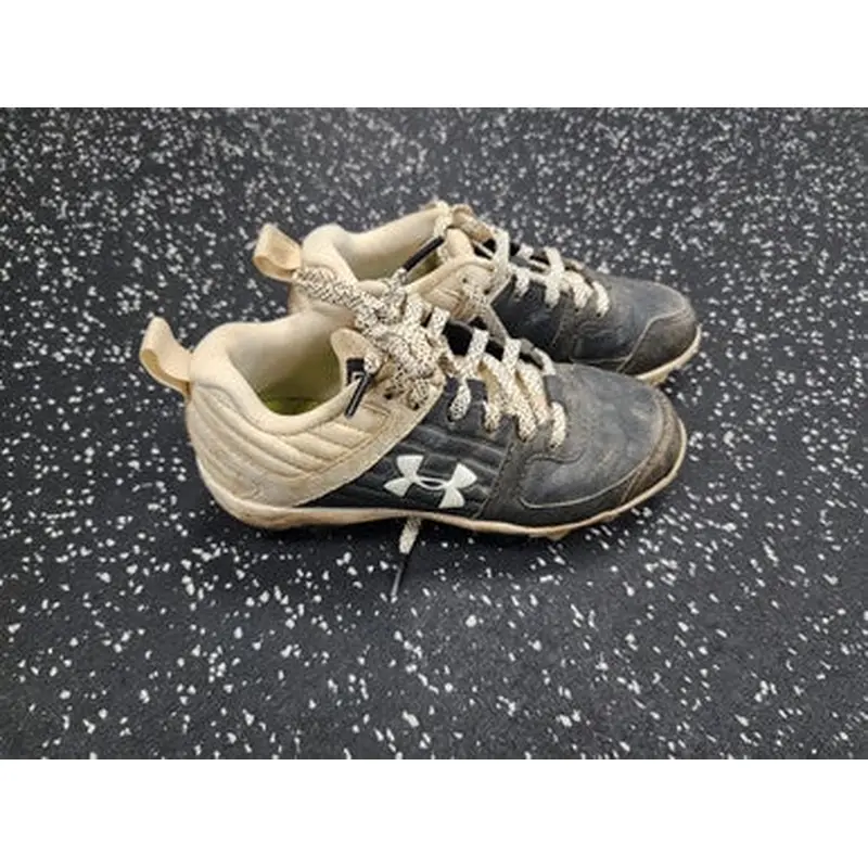 Used Under Armour LEADOFF LOW JR BB/SB Cleats Black Youth 06.5 11849-S000026489