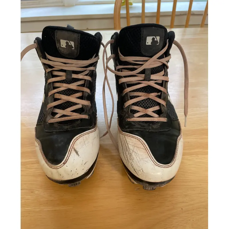 Black Men's Size M 6.0 (W 7.0) Youth Under Armour High Top Molded Cleats (Used)
