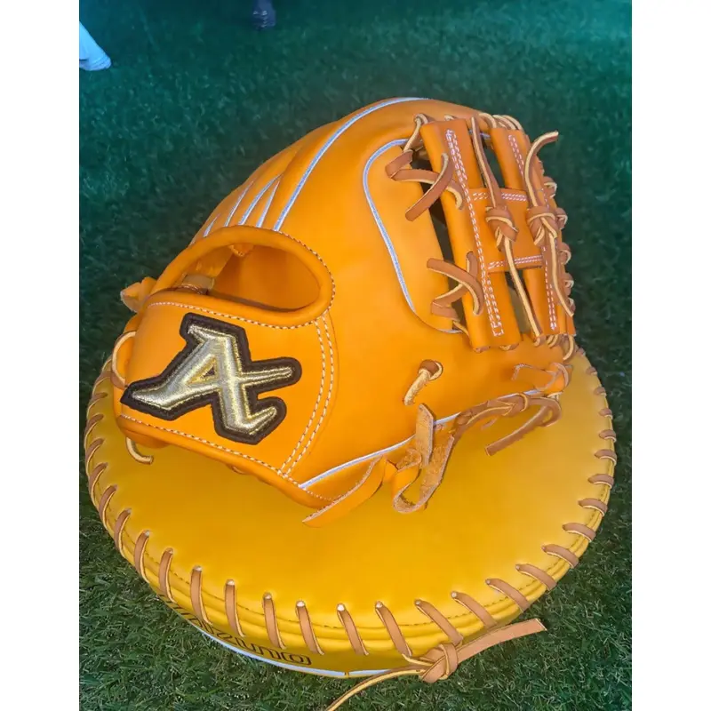 Atoms APL-UR10 (Professional Line)  11.5 Infield Glove (Made in Japan)