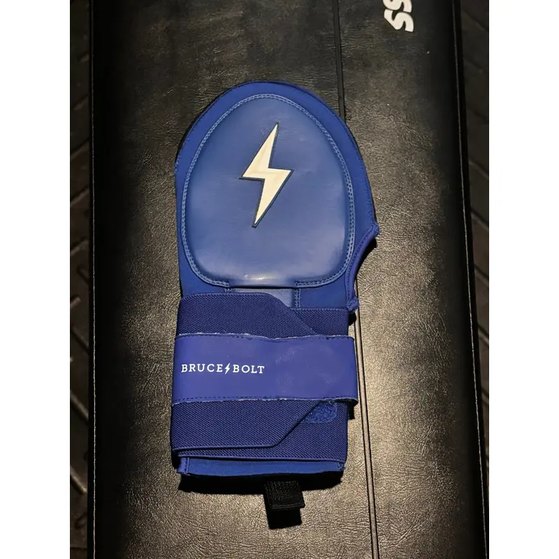 Bruce bolt sliding mitt