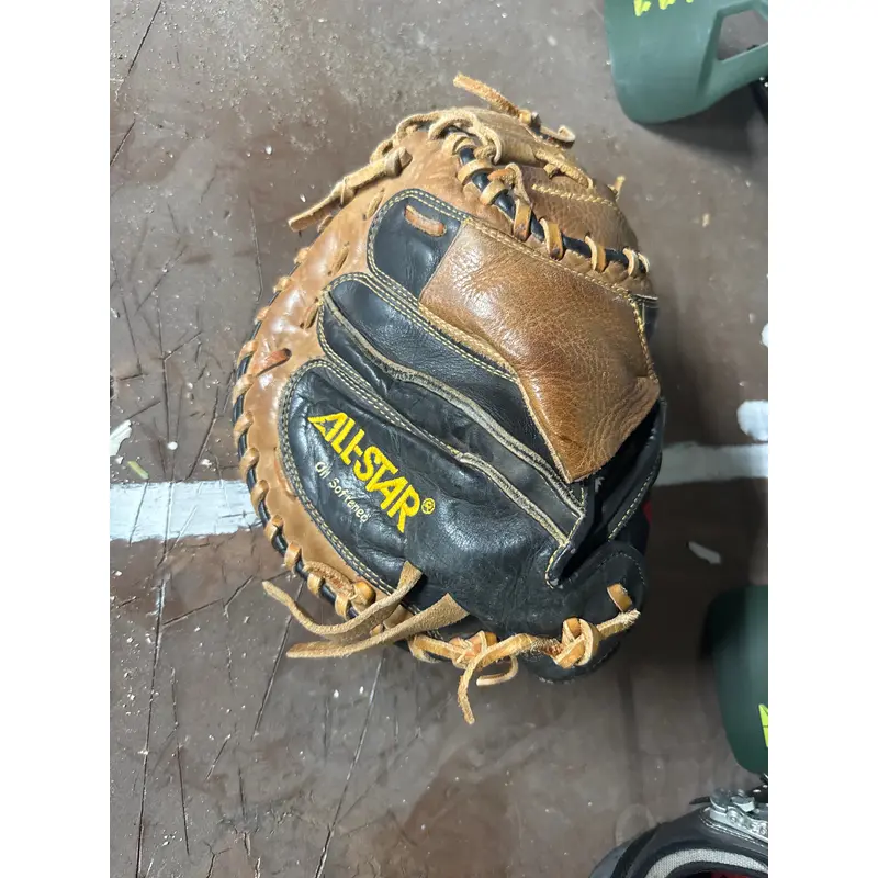 Catcher's RH All Star CM3030 Baseball Glove (Used)
