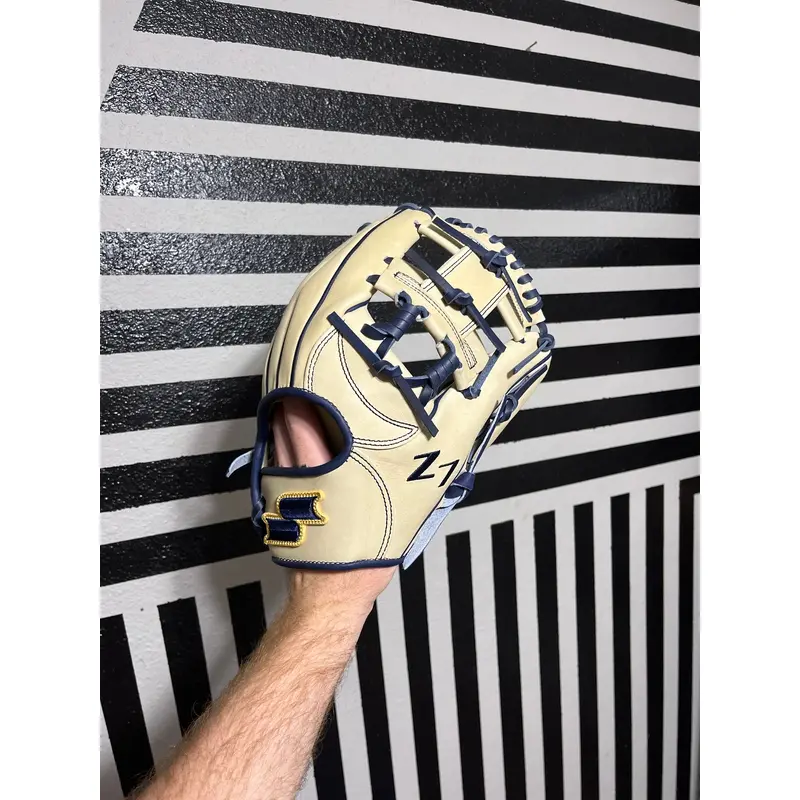 SSK Z7 11.5 Specialist infield baseball glove