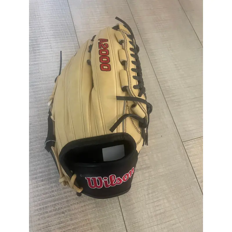 2024 Infield Right Hand Throw Wilson D33 A2000 Baseball Glove 11.75" (New)
