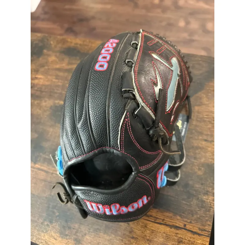 Wilson A200 Pitching Glove