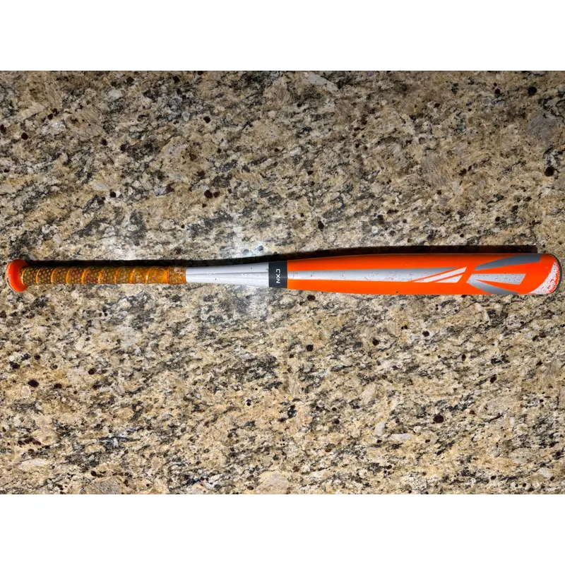 GREAT BAT!! GENTLY USED & RARE SIZE ORANGE BOMBER BAT!!  Easton Mako 29/18 (-11)