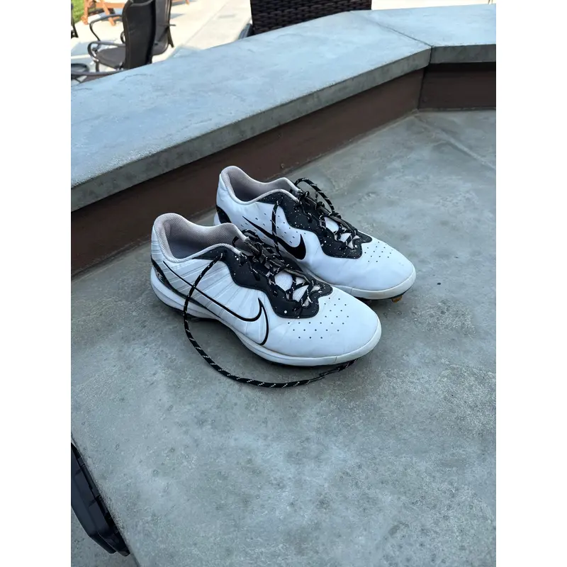 White Men's Size M 11.5 (W 12.5) Adult Nike Low Top Metal (Used)