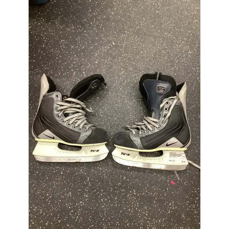 Used Nike Quest 5 Junior Hockey Skate Junior 03 11162-s000419966