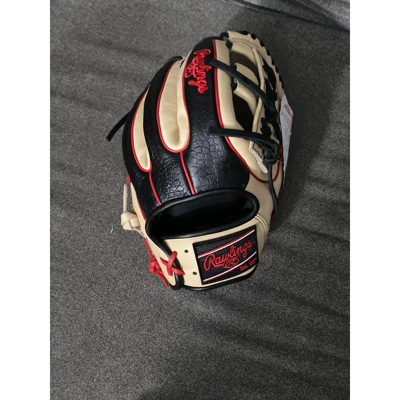 New  Infield 11.5" Heart of the Hide Baseball Glove