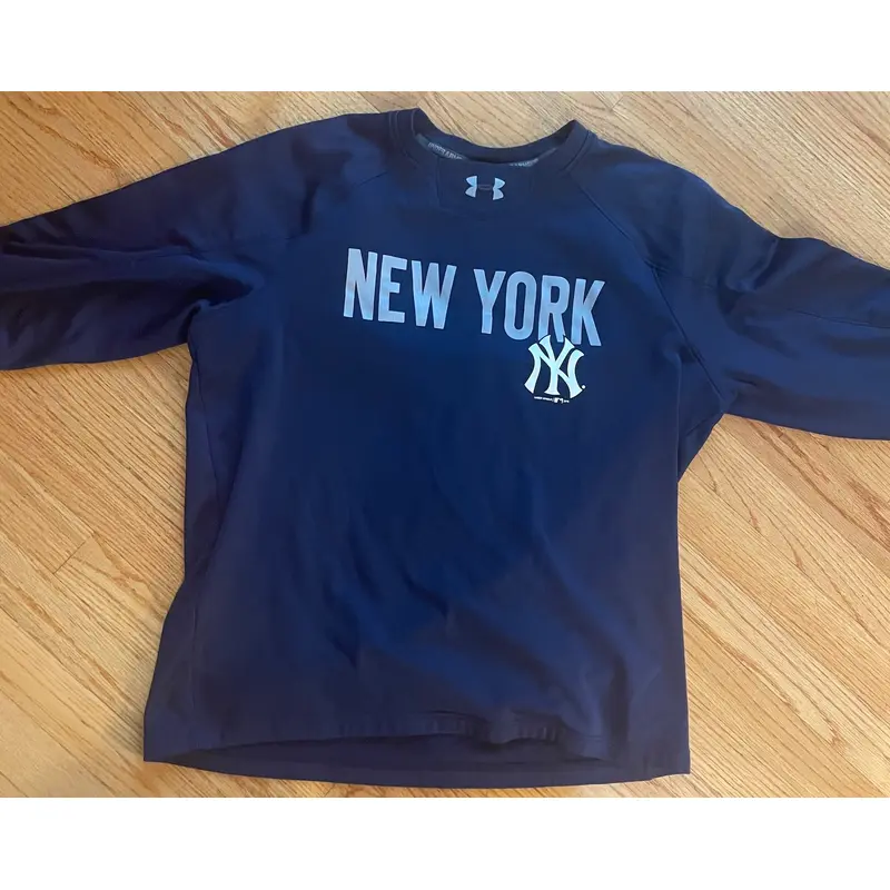 UA Under Armour NY Yankees Loose Large Long Sleeve Lightweight Sweatshirt
