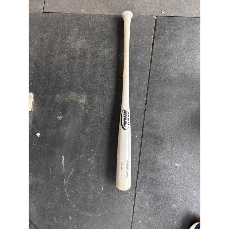 2023 Max Bats MM9 Bat (-3) Maple 29 oz 32" (Used)