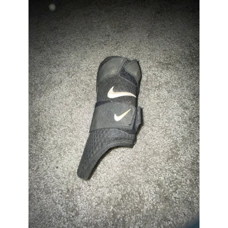 Black Junior Nike Shin Guards (Used)