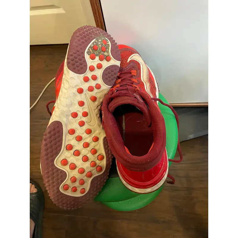 Red Used Adult Men's Size Men's 10.5 (W 11.5) Turf Cleats Nike Low Top