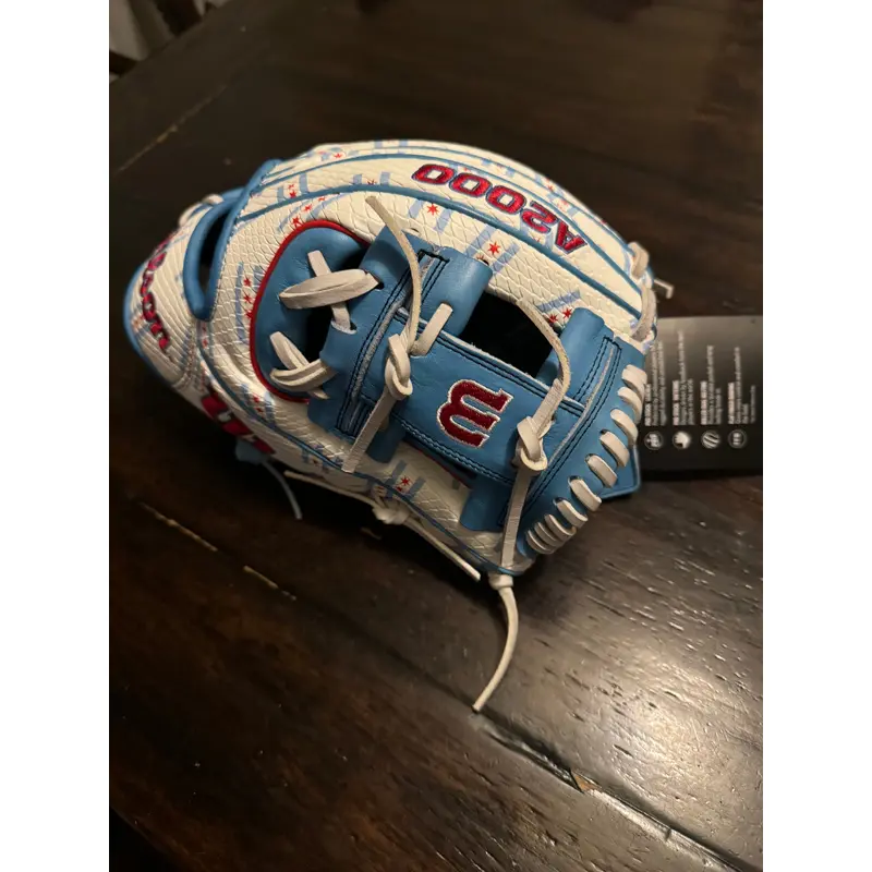 New 2024 Wilson Right Hand Throw Infield A2000 Baseball Glove 11.5"