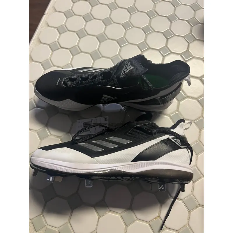 Black Adidas Icon 7 Baseball Cleats