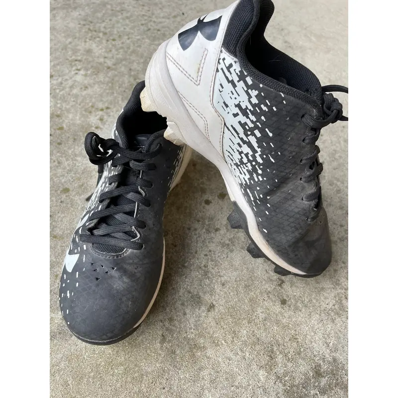 Black Kid's  Under Armour - Youth Size 1