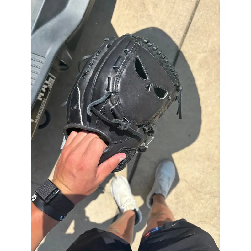 Pitcher's The Shadow Baseball Glove 12" (Used)