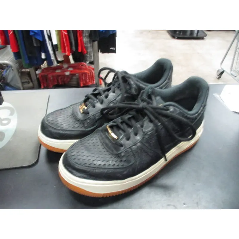 Used Nike Air Forces Sneakers Size 8