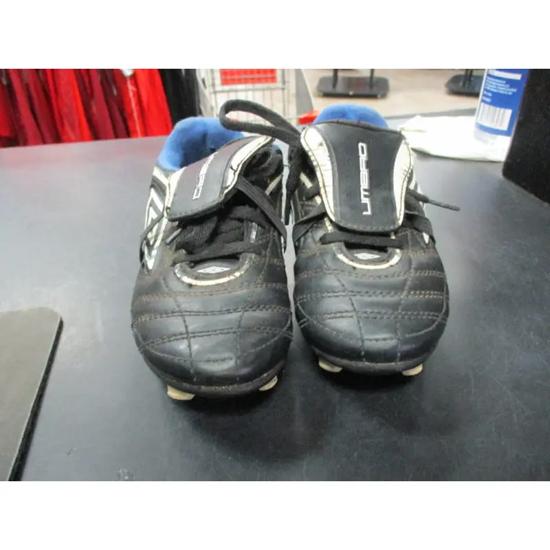 Used Umbro Size 1 Soccer Cleats