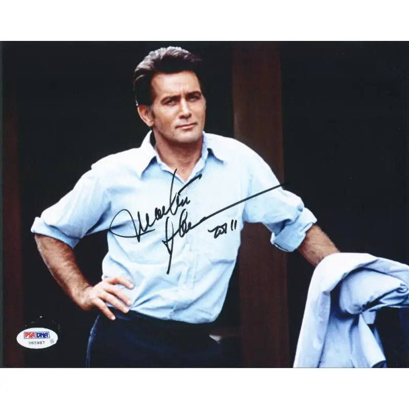 Martin Sheen Signed Authentic 8X10 Photo Autographed PSA/DNA #U65987
