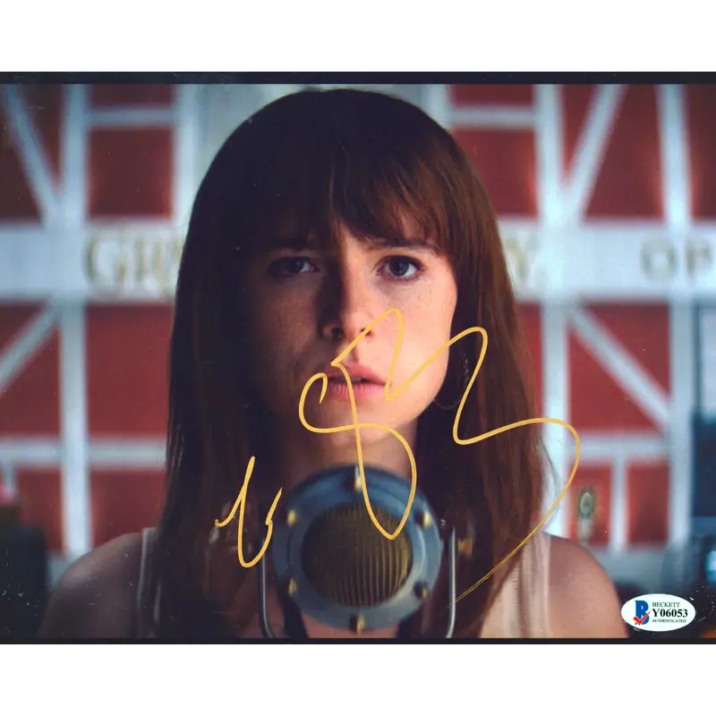 Jessie Buckley The Lost Daughter Authentic Signed 8x10 Photo BAS #Y06053