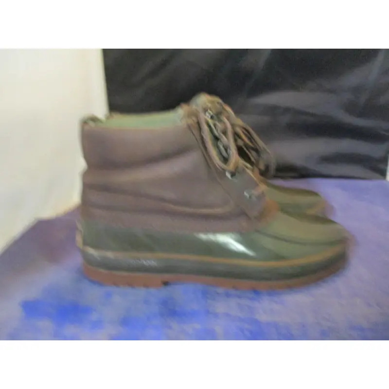 Used Pappagallo Snow Boots Adult Size 8 - wear inside