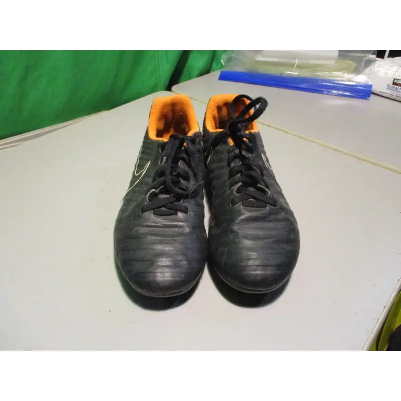 Used Nike Tiempo Size Youth 4.5 Soccer Cleats