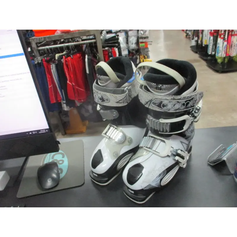 Used Atomic Livefit 50 Ski Boots Size 23-23.5