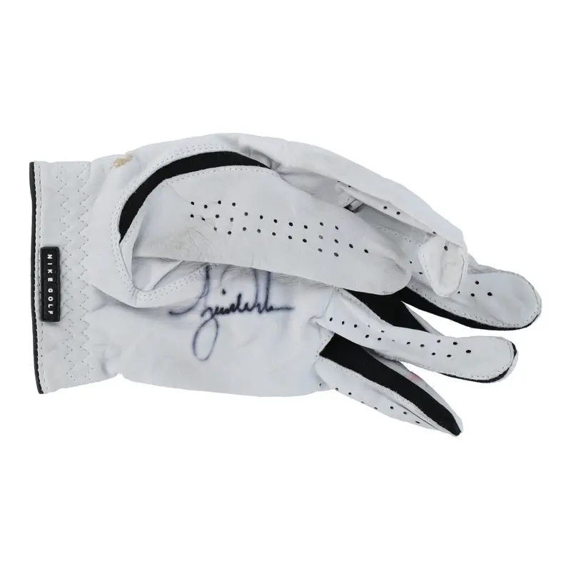 Tiger Woods Match Worn Game Used Signed Nike Golf Glove MEARS & Beckett COA
