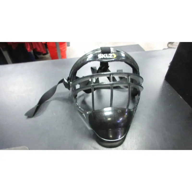 Used Sklz Youth Softball Fielders Mask